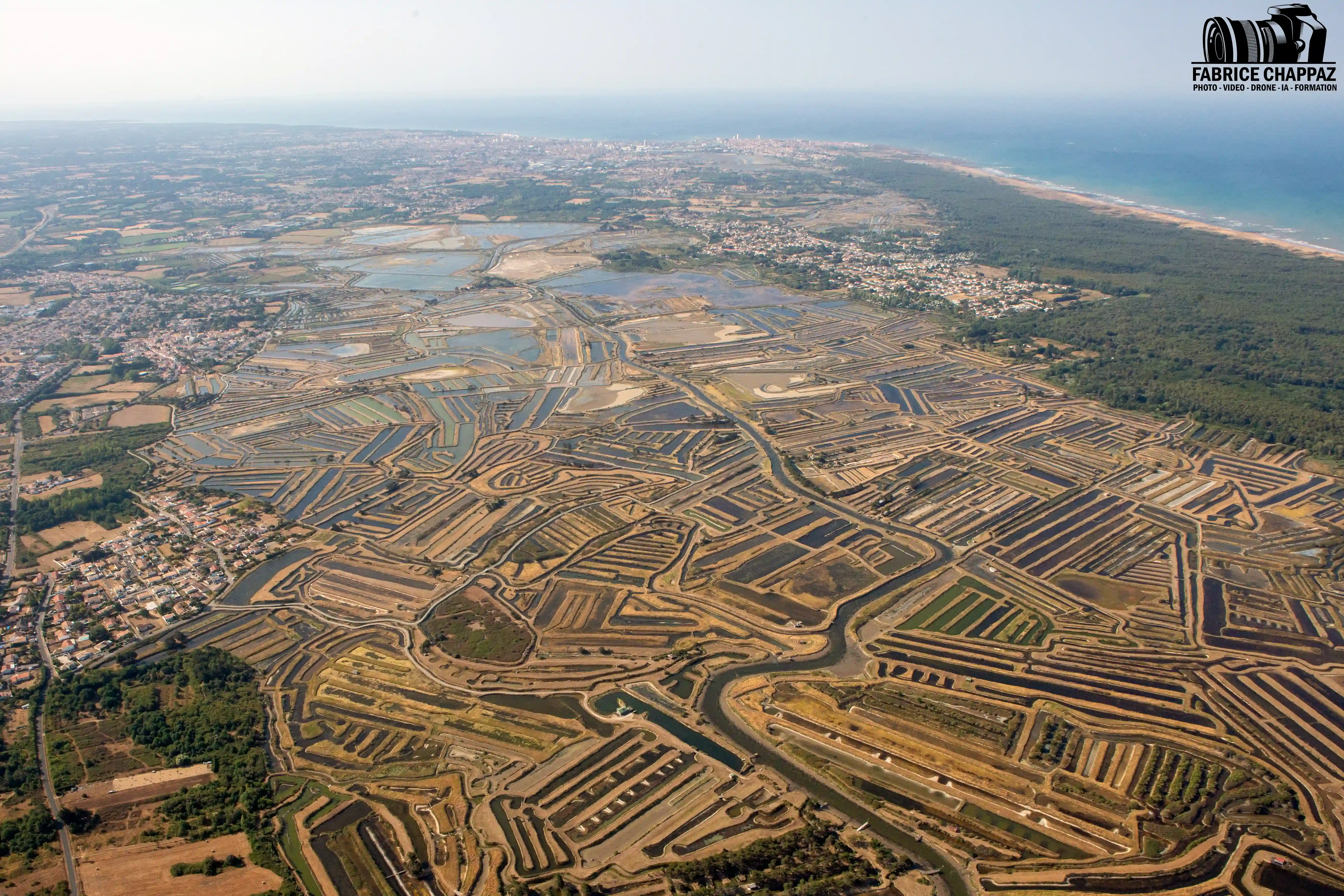 Marais des Olonnes – mosaïque de bassins vue d'avion