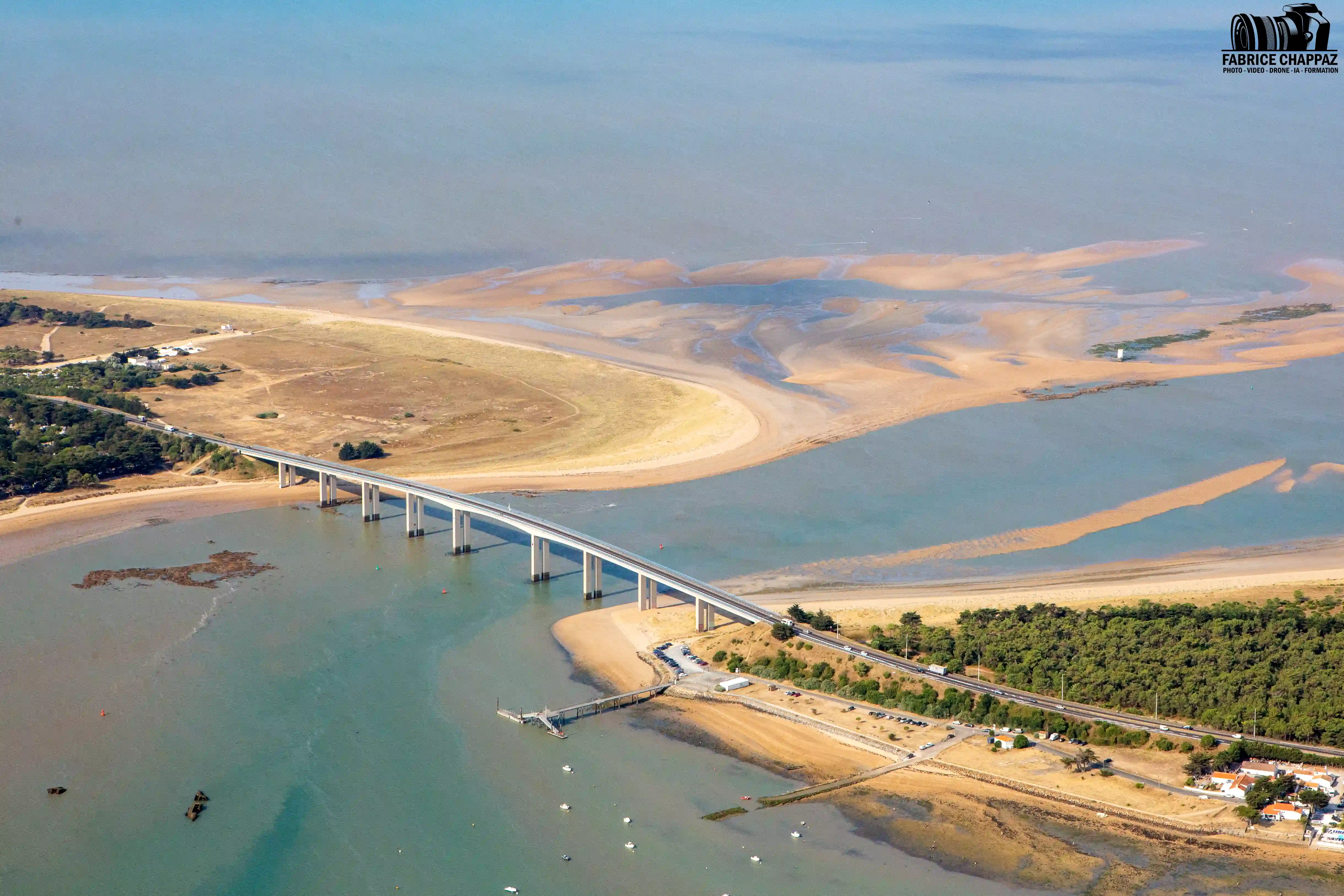 Pont de Noirmoutier vu depuis un avion léger