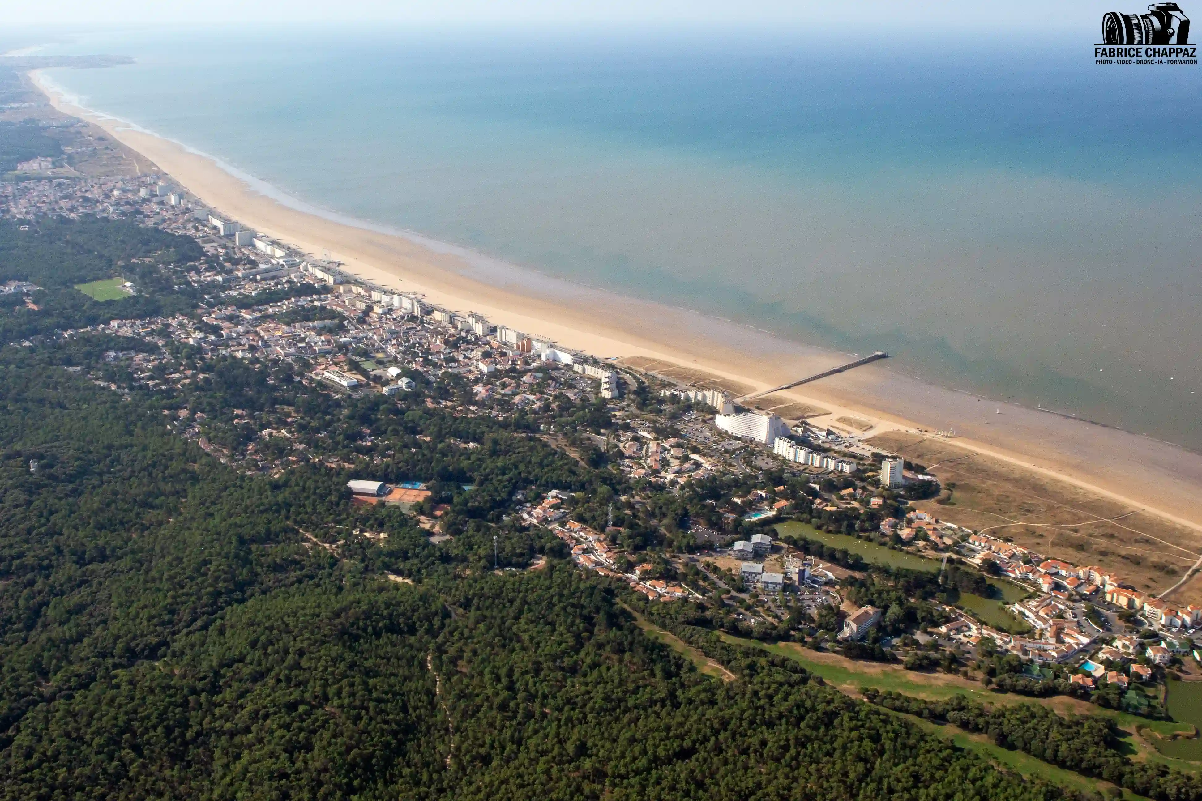Saint-Jean-de-Monts vue depuis un avion léger